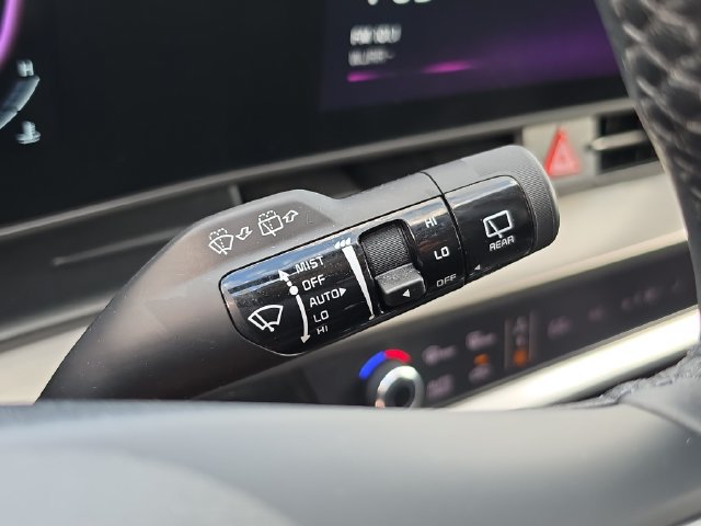 Certified 2025 Kia Sportage EX FWD image 21