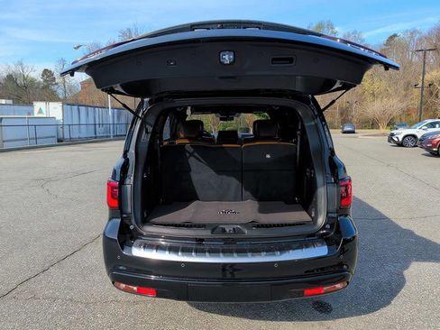Used 2024 INFINITI QX80 Sensory image 15