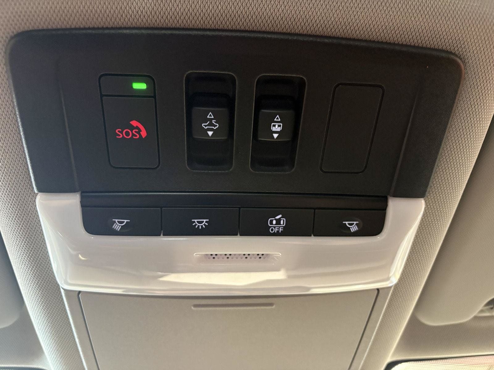 Used 2023 Nissan Rogue SL AWD/4WD image 26