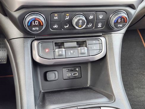 Used 2023 GMC Acadia AT4 w/ Technology Package AWD/4WD image 16