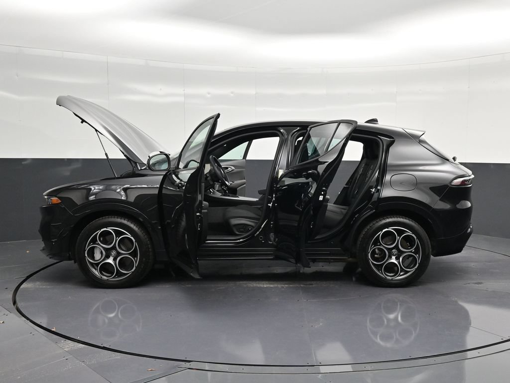 Used 2025 Alfa Romeo Tonale AWD/4WD image 45