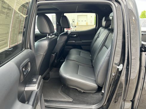 Certified 2023 Toyota Tacoma TRD Off-Road w/ TRD Premium Off Road Package AWD/4WD image 17