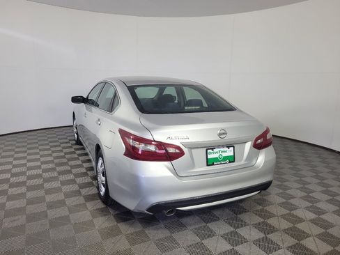 Used 2018 Nissan Altima 2.5 S w/ S Convenience Package FWD image 5