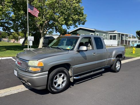 Used 2003 GMC Sierra 1500 Denali AWD/4WD image 5