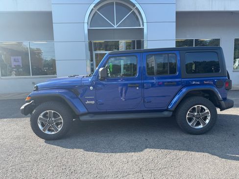 Certified 2020 Jeep Wrangler Unlimited Sahara AWD/4WD image 2