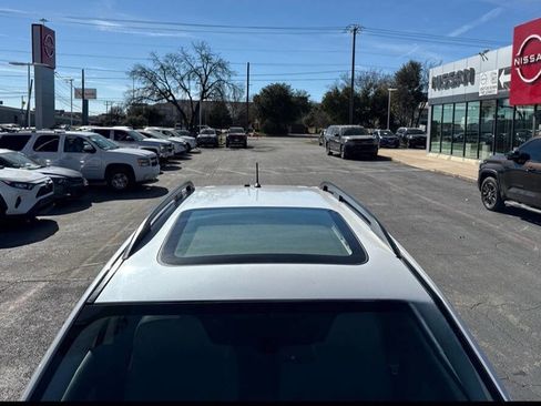 Used 2014 Subaru Forester 2.5i Limited w/ Popular Package #2 image 8