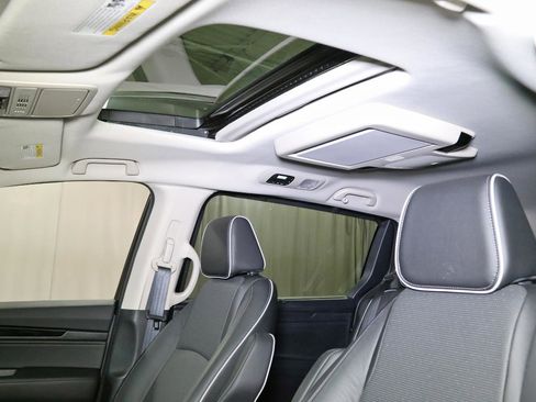 Certified 2025 Honda Odyssey Elite image 3