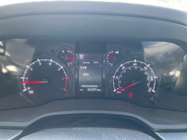 Used 2022 Toyota 4Runner SR5 Premium w/ Moonroof Package AWD/4WD image 6