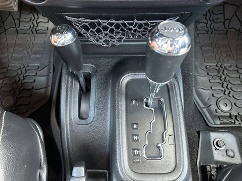 Used 2016 Jeep Wrangler Unlimited Sport w/ Quick Order Package 24S AWD/4WD image 33