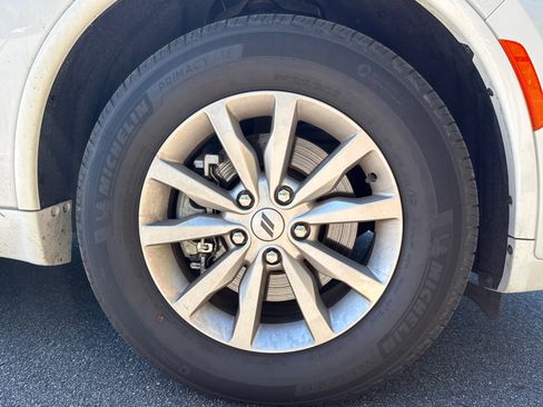 Used 2025 Dodge Durango GT RWD image 14