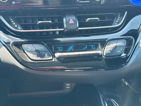 Used 2020 Toyota C-HR XLE FWD image 24
