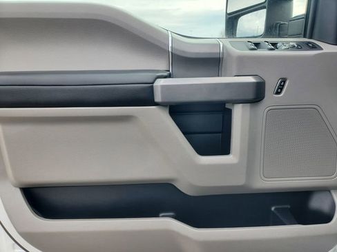 Used 2019 Ford F250 XLT w/ XLT Premium Package image 7