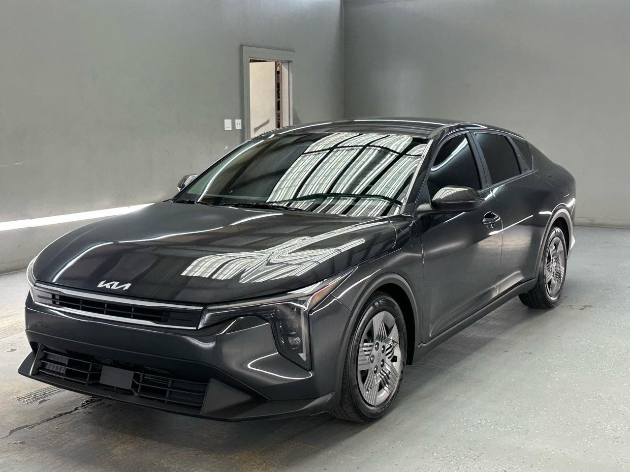 Used 2025 Kia K4 FWD image 3