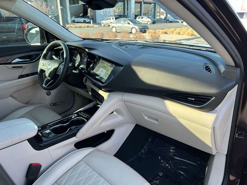 Used 2023 Buick Envision Avenir image 29