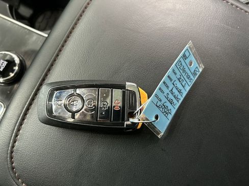 Used 2023 Lincoln Aviator AWD w/ Premium Package image 12