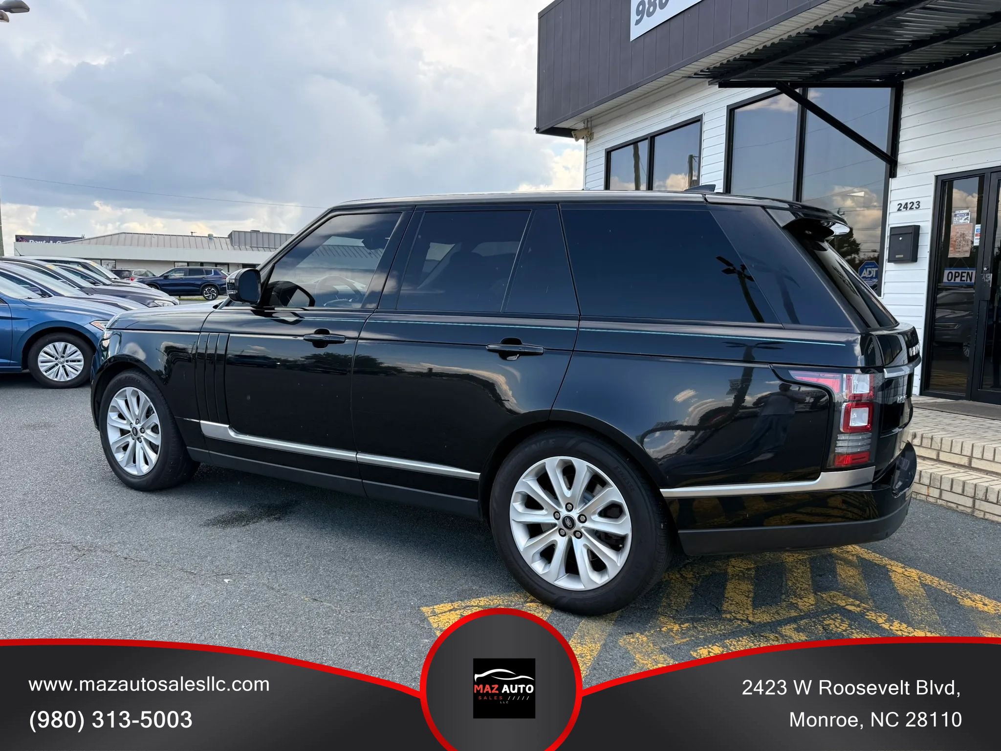 Used 2017 Land Rover Range Rover HSE AWD/4WD image 5