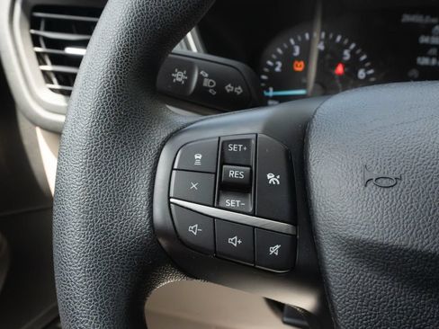 Used 2020 Ford Escape SE FWD image 18