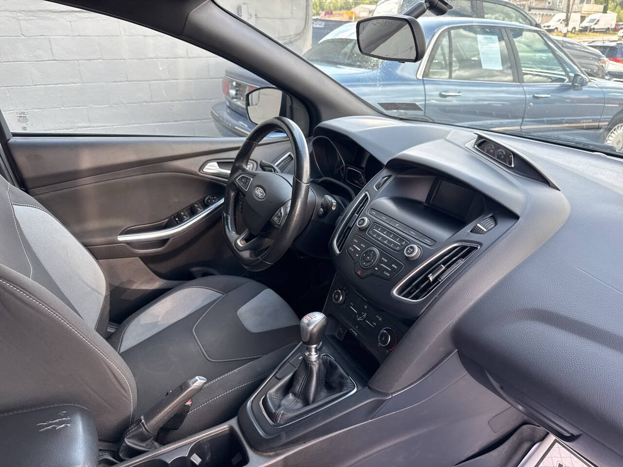 Used 2018 Ford Focus ST FWD image 25
