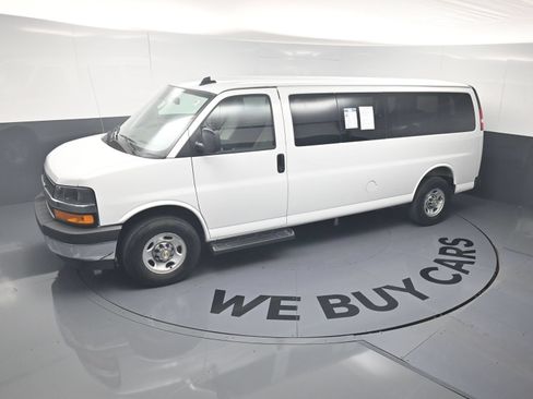 Used 2025 Chevrolet Express 3500 LT w/ LT Preferred Equipment Group RWD image 30