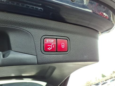 Used 2021 Mercedes-Benz GLE 350 GLE 350 w/ Premium Package image 26