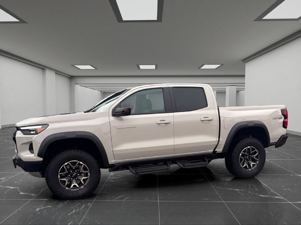 Used 2026 Chevrolet Colorado ZR2 w/ Technology Package AWD/4WD image 8
