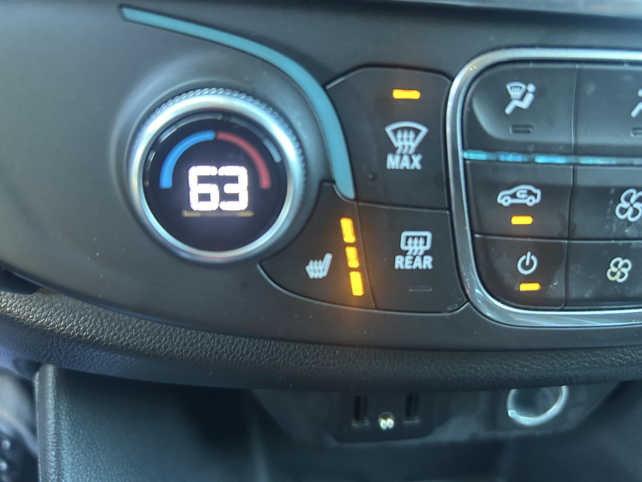 Used 2018 Chevrolet Traverse LT FWD image 17