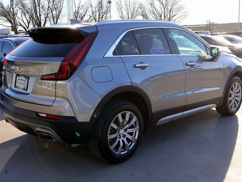 Used 2023 Cadillac XT4 Premium Luxury image 6