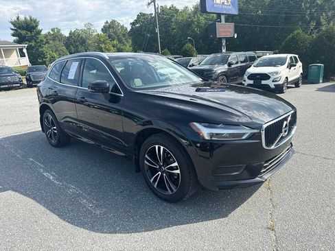 Used 2020 Volvo XC60 T5 Momentum w/ Protection Package Premier AWD/4WD image 4