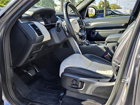 Used 2023 Land Rover Discovery HSE R-Dynamic image 10