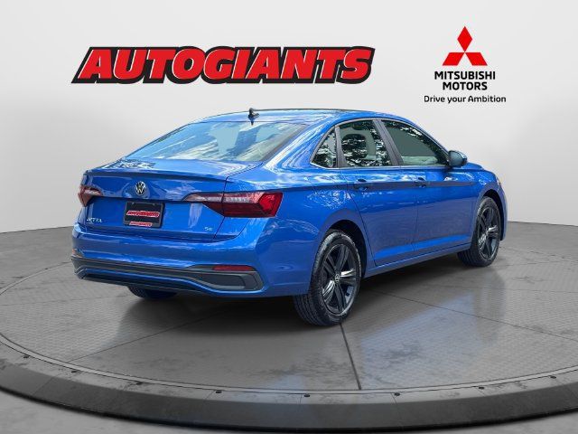 Used 2023 Volkswagen Jetta SE w/ Panoramic Sunroof Package FWD image 3