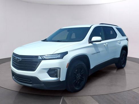Used 2023 Chevrolet Traverse LT FWD image 1