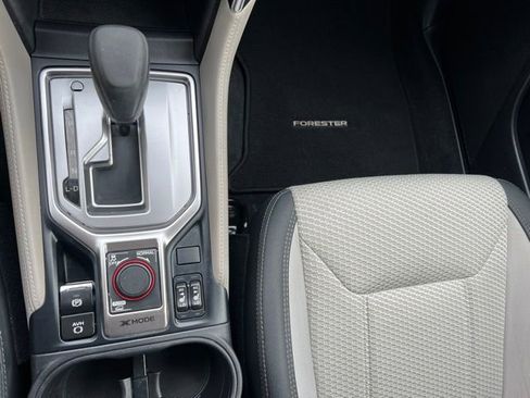 Used 2024 Subaru Forester Premium AWD/4WD image 16