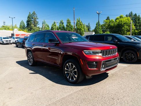 Used 2023 Jeep Grand Cherokee L Overland w/ Advanced Protech Group III AWD/4WD image 28