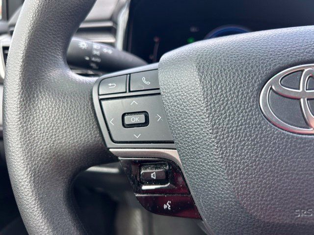 Used 2025 Toyota Camry LE w/ Convenience Package FWD image 20