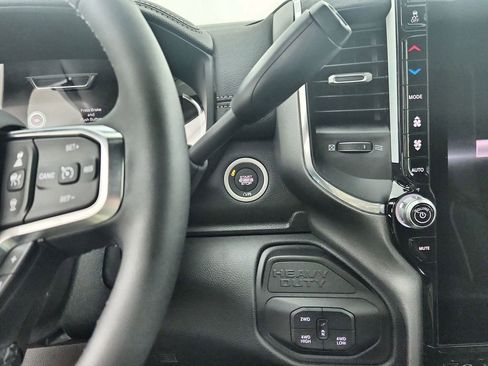 New 2026 RAM 2500 Laramie AWD/4WD image 19