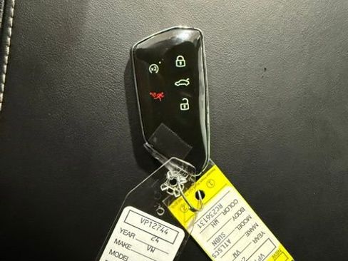 Certified 2024 Volkswagen Atlas Cross Sport SE image 33