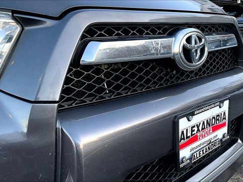 Used 2012 Toyota 4Runner SR5 w/ Convenience Pkg image 28