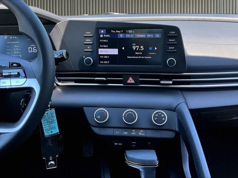 New 2026 Hyundai Elantra SE FWD image 8