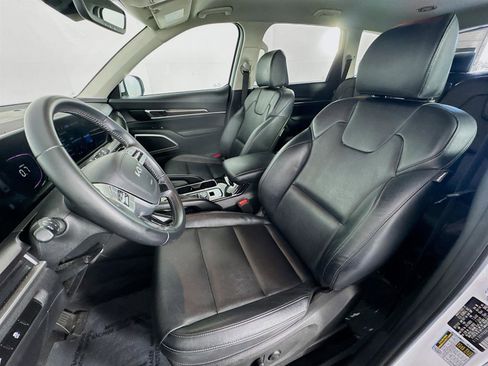 Certified 2023 Kia Telluride S image 11