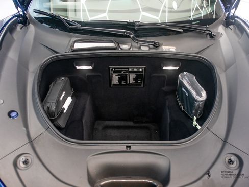 Used 2022 Ferrari F8 Tributo RWD image 11