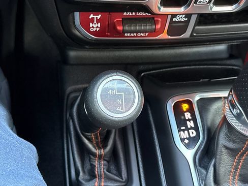Used 2021 Jeep Gladiator Mojave w/ Cold Weather Group AWD/4WD image 59