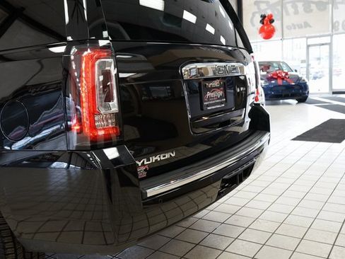 Used 2016 GMC Yukon Denali w/ Open Road Package image 18