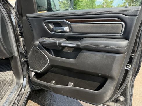Used 2022 RAM 1500 Laramie AWD/4WD image 17