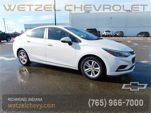 Used 2017 Chevrolet Cruze LT w/ Convenience Package image 1