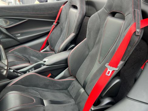 Used 2022 McLaren 720S Performance RWD image 4