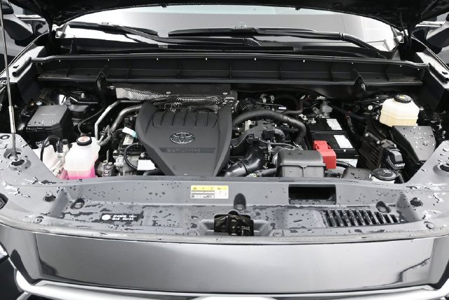 Used 2025 Toyota Highlander XLE AWD/4WD image 24