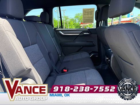 Used 2025 GMC Acadia Elevation FWD image 18