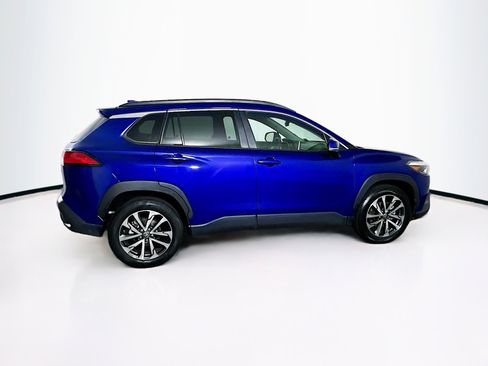 Used 2024 Toyota Corolla Cross XLE image 10