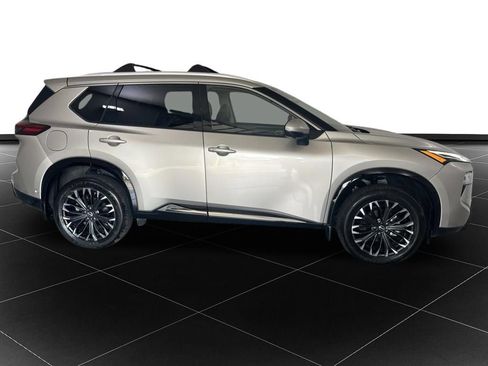 Used 2025 Nissan Rogue Platinum AWD/4WD image 6