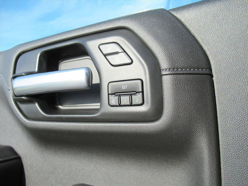 Used 2021 Chevrolet Silverado 1500 High Country w/ Technology Package AWD/4WD image 31